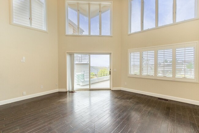 Photo - Fantastic Panoramic Ocean & Lagoon Views From All Levels Of This 3 Bed / 2.5 Bath!