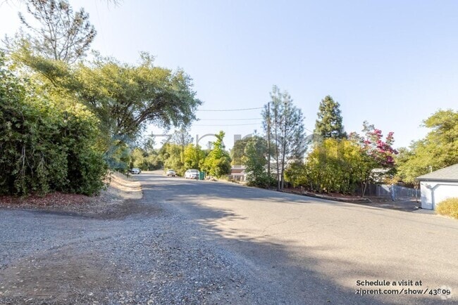 Building Photo - 3561 Castlebrook Rd Rental
