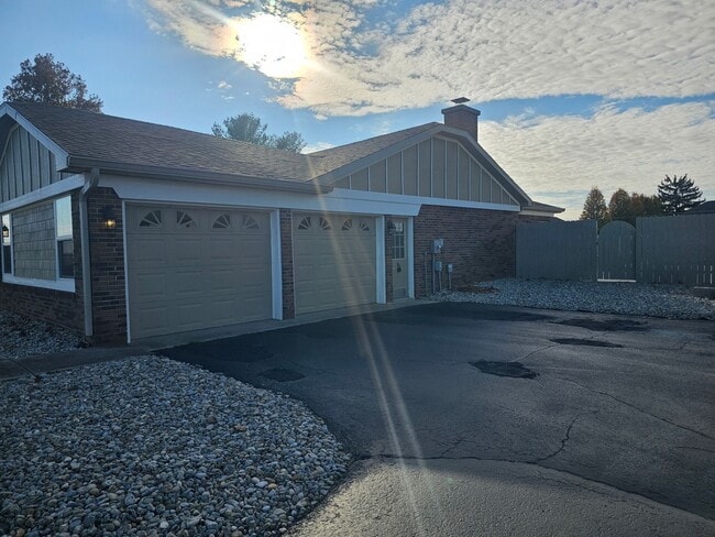 Photo - Family Friendly Home With Pool In Greensburg, IN