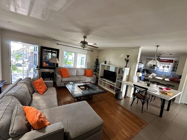 Photo - Large 8 Bedroom 4 Bath House Right Next to Campus!