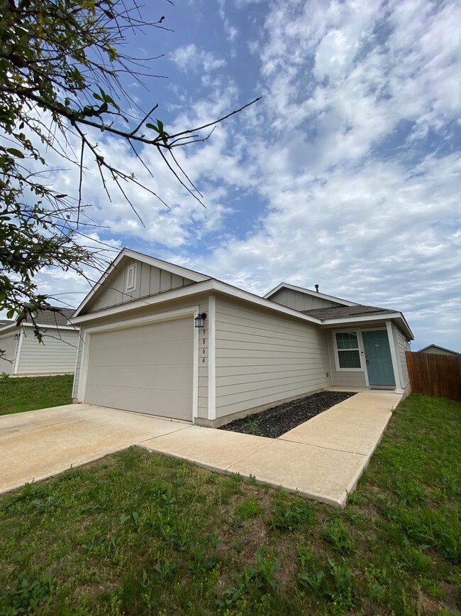 Photo - Move in Ready 3 bd/2 ba with bonus rooms!