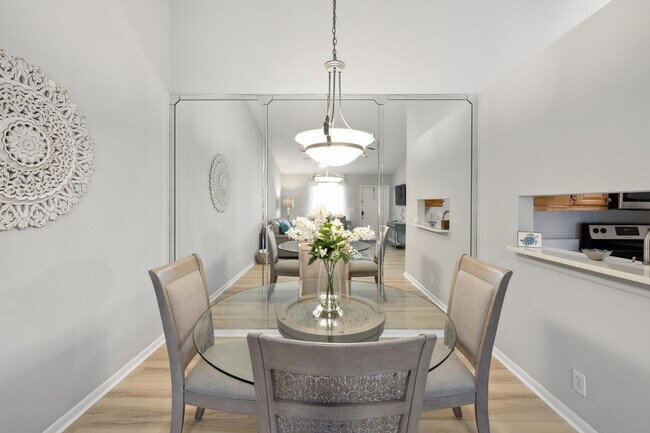 Photo - 6271 Chasewood Dr Unidad f