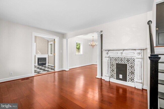 Photo - 2238 Meridian St