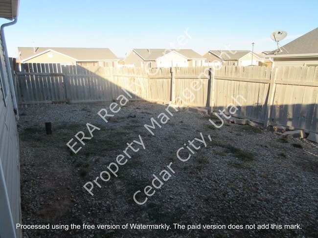 Photo - 534 W 1950 N