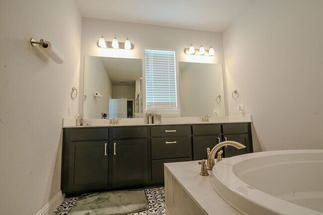 Photo - 2130 Argolis Dr