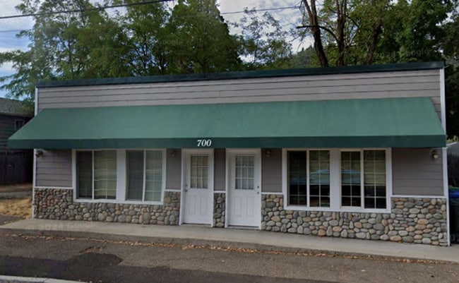 Building Photo - 700 2nd Ave Unit 700 2nd Ave #C