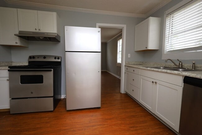 Photo - 808 Lilly St