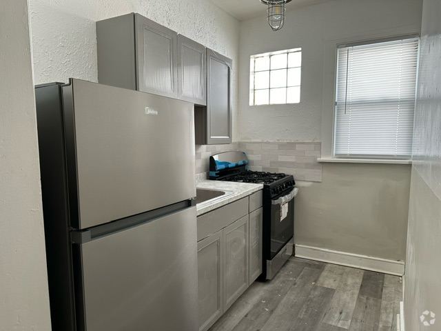 Building Photo - 3304 W 44th St Unit 2 Rental