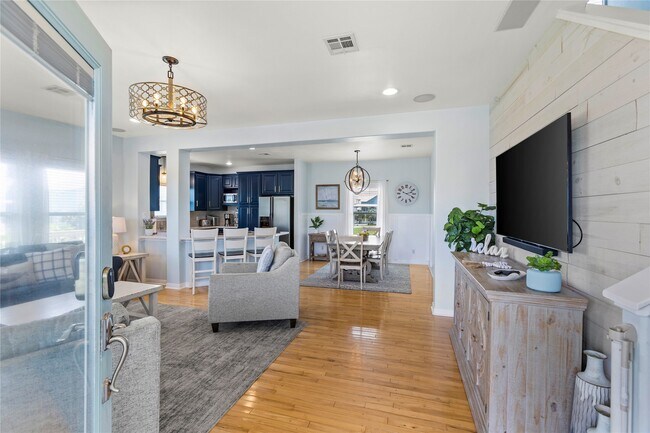 4114 Courageous Ln