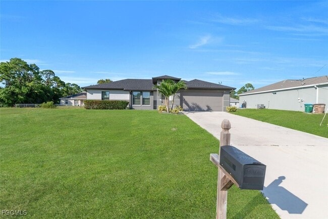 Building Photo - 919 NE 35th Ln