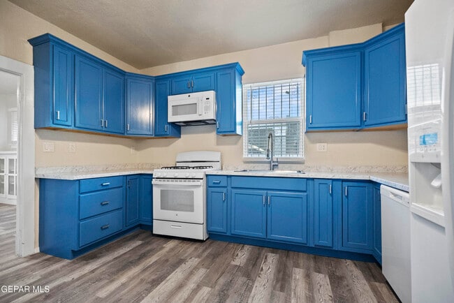 Photo - 3418 Yandell Dr