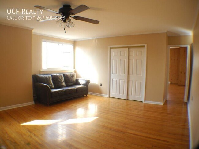 Photo - 1946 McKean St Unit Upper