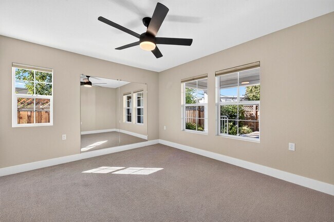 Photo - 1441 Julia Ln