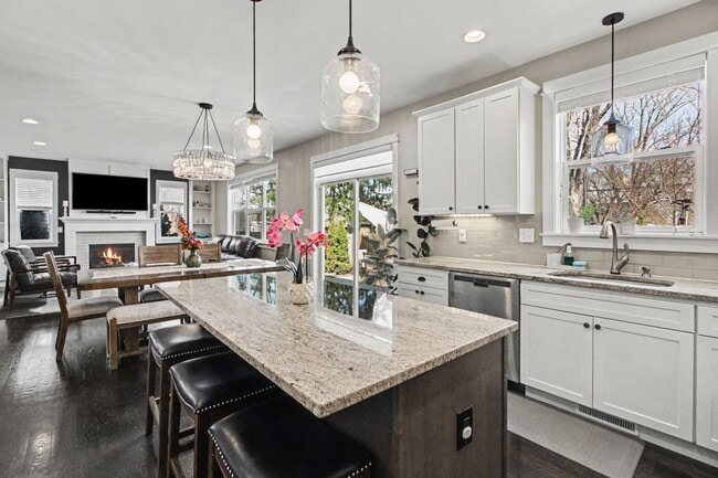 Photo - 3906 Hillside Dr