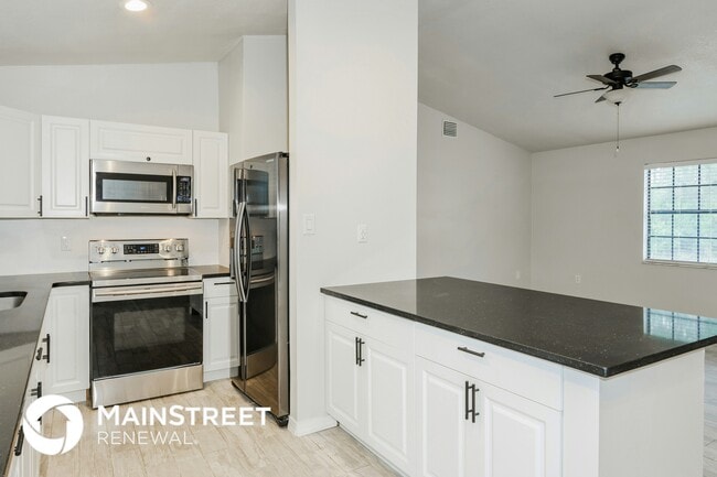 Photo - 751 Winchell St SW