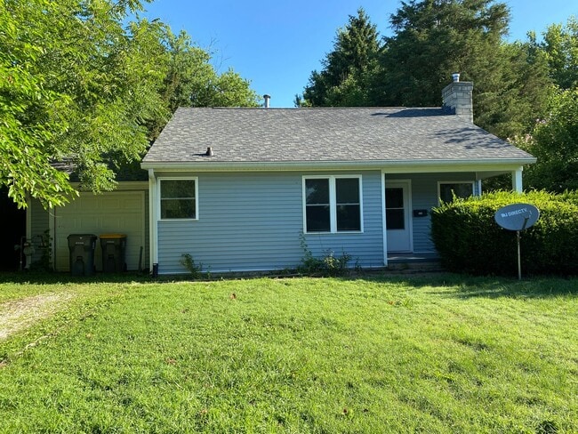 Building Photo - Available August 14th, 2026!