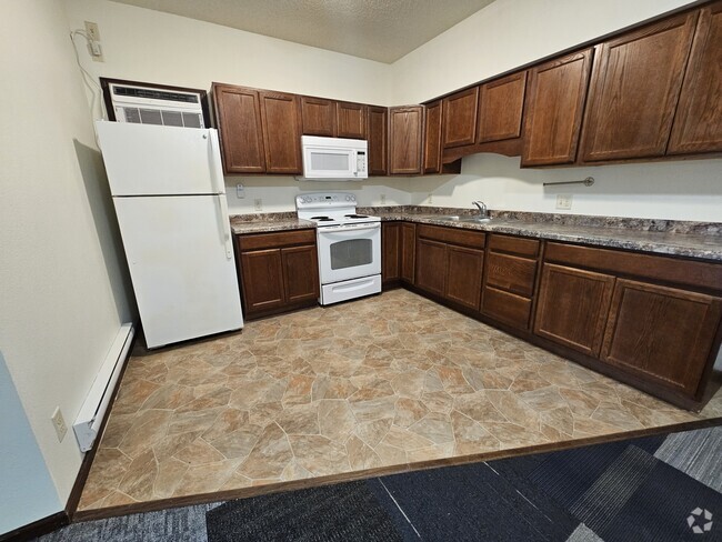 Building Photo - 1618 West Ave S Unit 1618 Rental