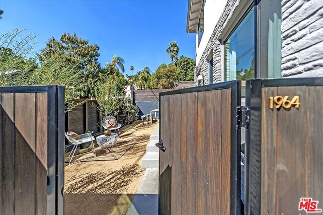 1964 Vista Del Mar Ave