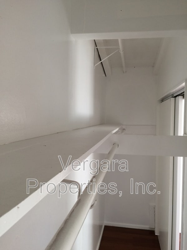 Building Photo - 135 29th St Rental