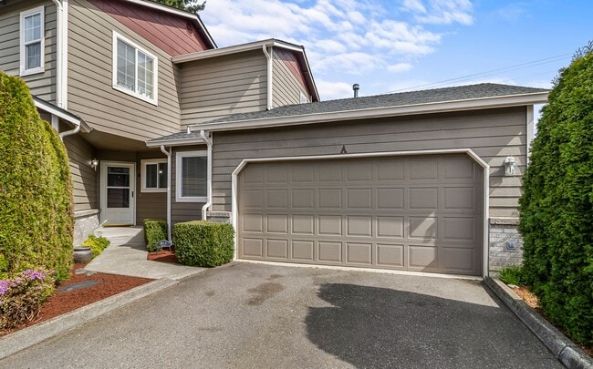 Building Photo - Monroe Townhome for rent! Unit 801 Main Street #A