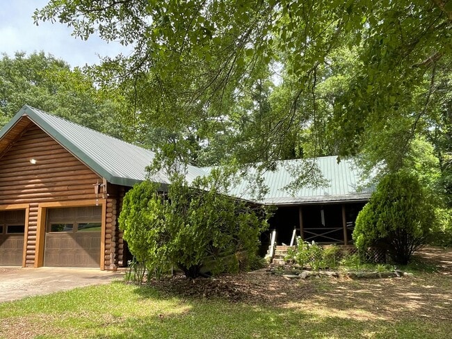Photo - Log Cabin in Oconee on a 1.357 acre neighborhood wooded lot!