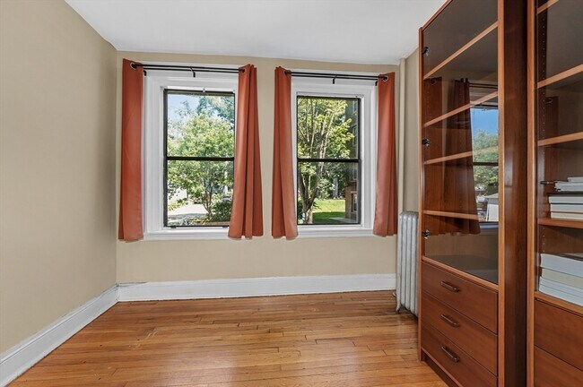 Building Photo - 7 Lothian Rd Unit 3 Rental