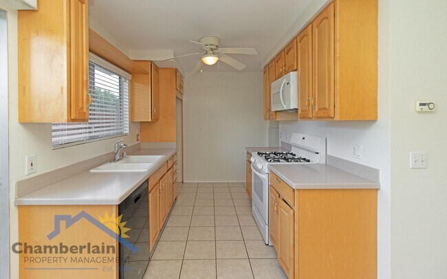 Photo - Cozy 3 Bedroom Townhouse in the Bay Shores...