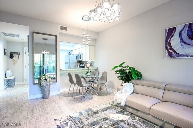 Building Photo - 3323 Olympic Dr Unit 726