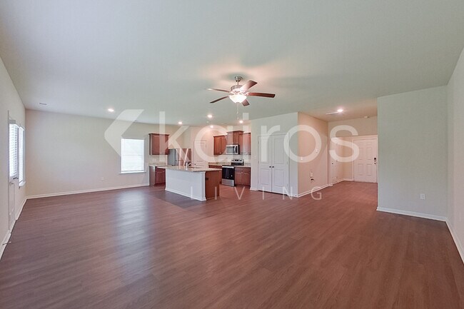 Photo - 1103 Freedom Pkwy