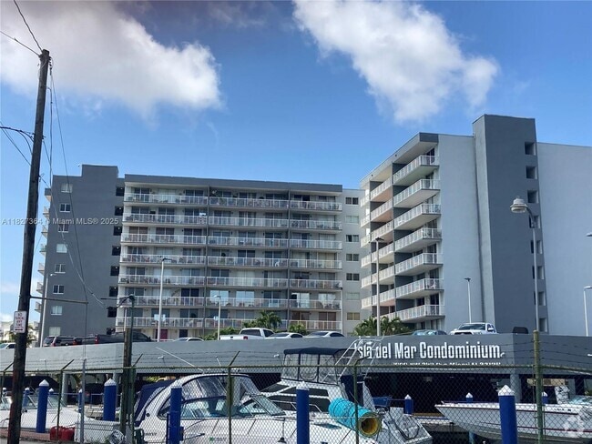 Building Photo - 1800 NW 24th Ave Unit 1017 Rental