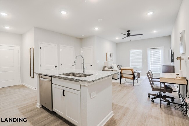 Photo - 1650 Harris Hill Rd Unidad 05-5307