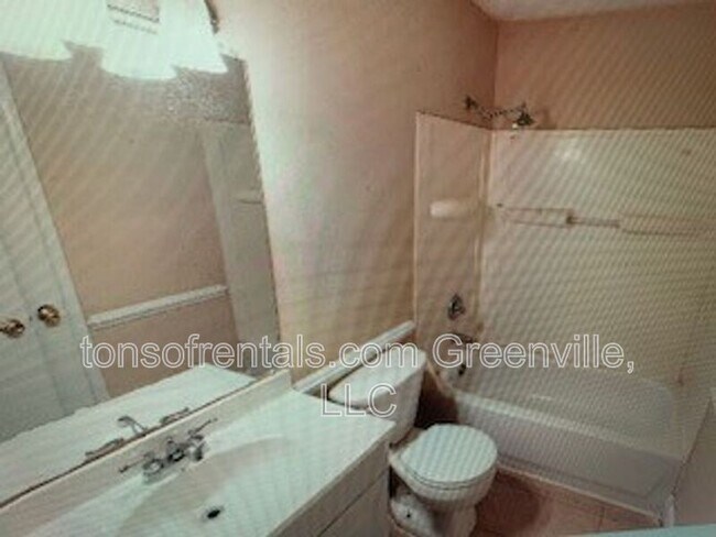Photo - 1501 Howard Dr
