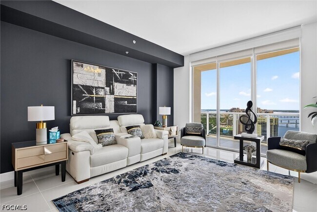 3000 Oasis Grand Blvd Unit MPH3