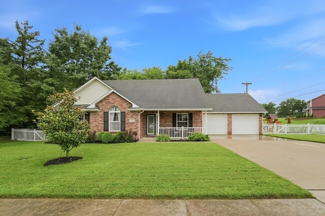 Building Photo - 209 Norwich Dr