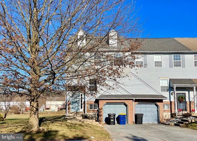 Building Photo - 245 Charring Cross Dr Rental