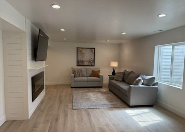Photo - 10328 Yellow Knife Way Unit 1