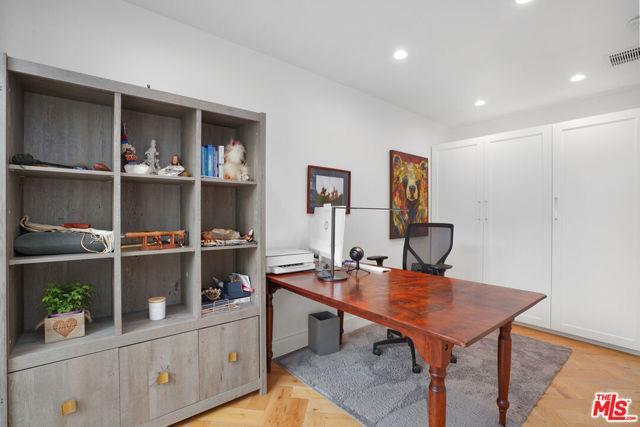 Photo - 8062 Waring Ave