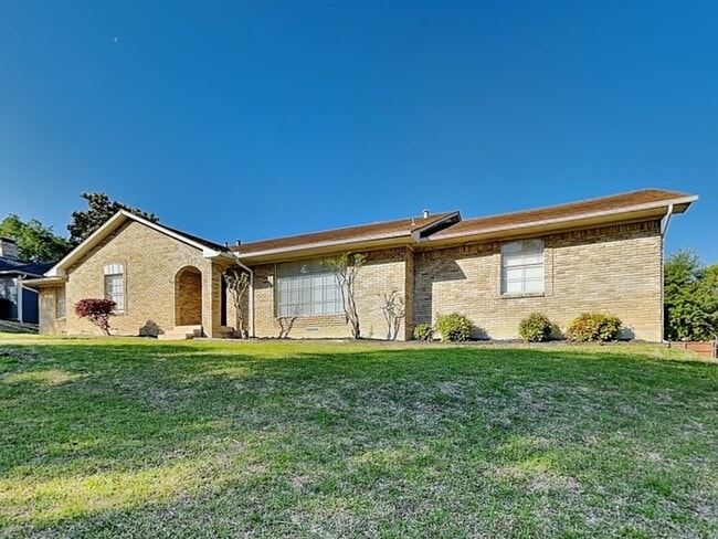 Photo - 3305 Hampden Dr House