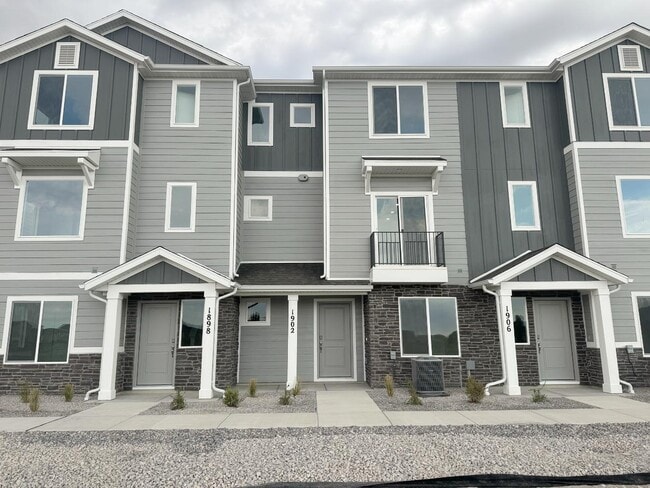 Photo - 1902 E Thunder Ln