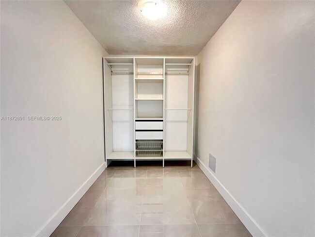 Photo - 2530 SW 3rd Ave Unit 104