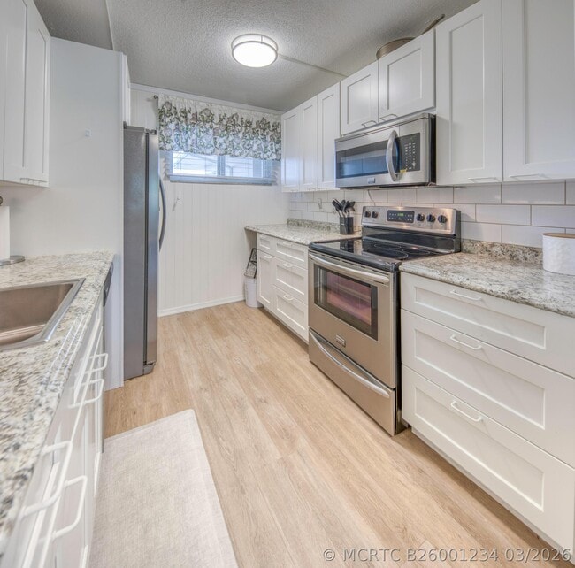 Photo - 2566 Garden Dr S