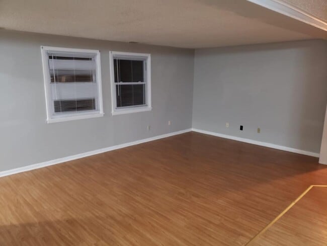 Photo - 1240 Briar Manor