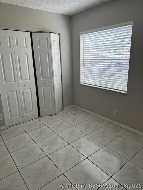 Photo - 1004 Twin Lakes Dr