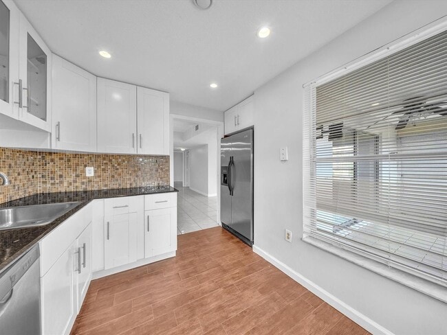 Photo - 4156 Inverrary Dr Unit 301