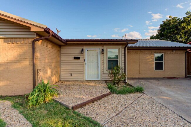 Photo - 4 Bed 3 Bath Pre-lease in Central Lubbock!!!