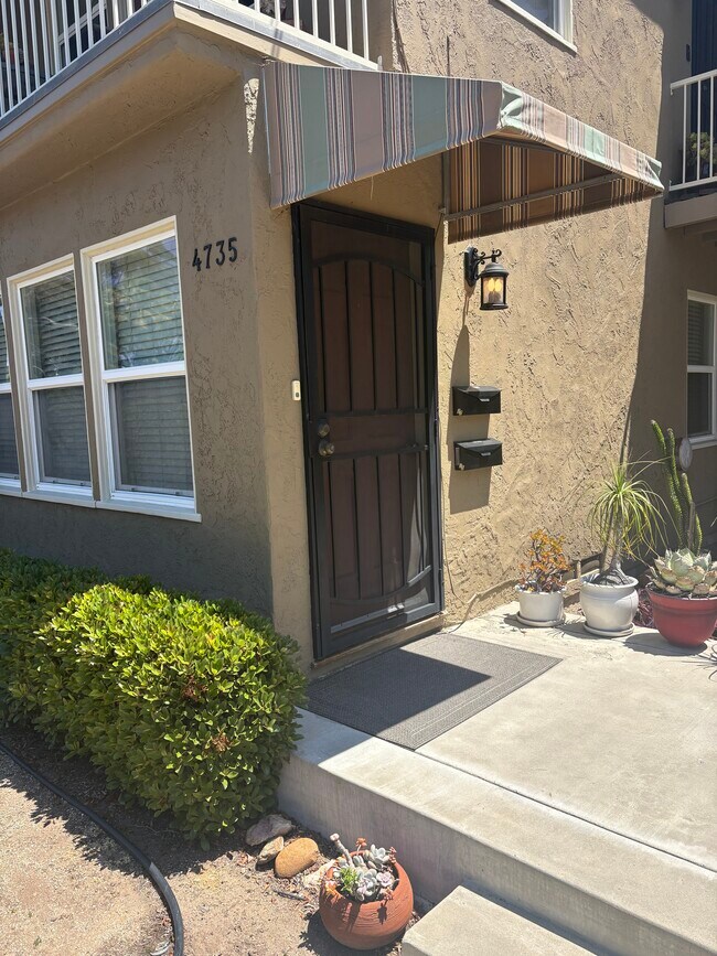 Photo - 4735 Lomitas Dr