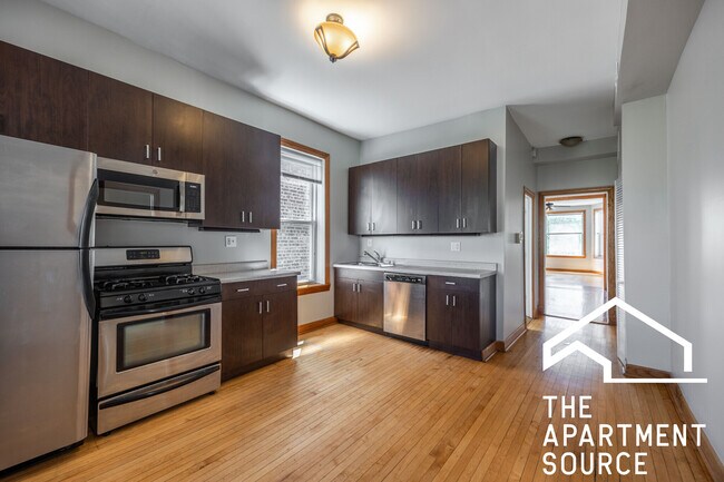 Photo - 3110 W Fullerton Ave Unit 2