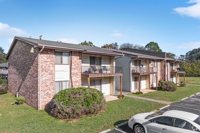 Exterior - Villa Glen Apartments