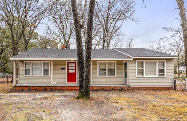 Building Photo - 1000 Ivy Rd