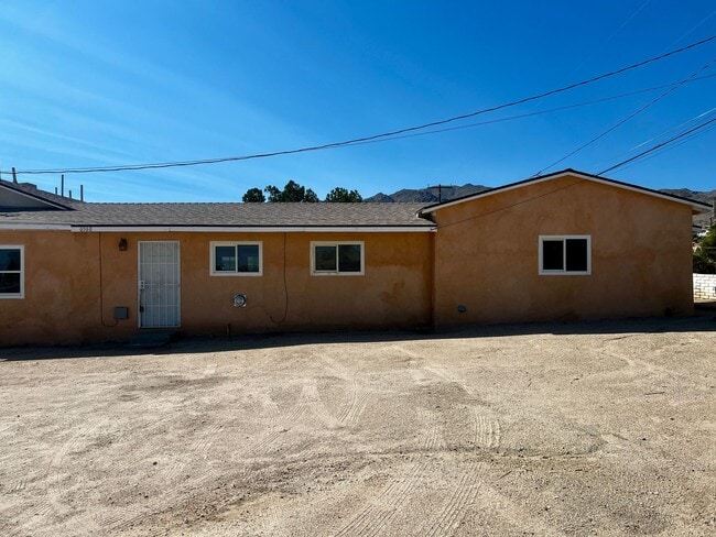Building Photo - 6568 Oasis Ave Unit 2 Rental
